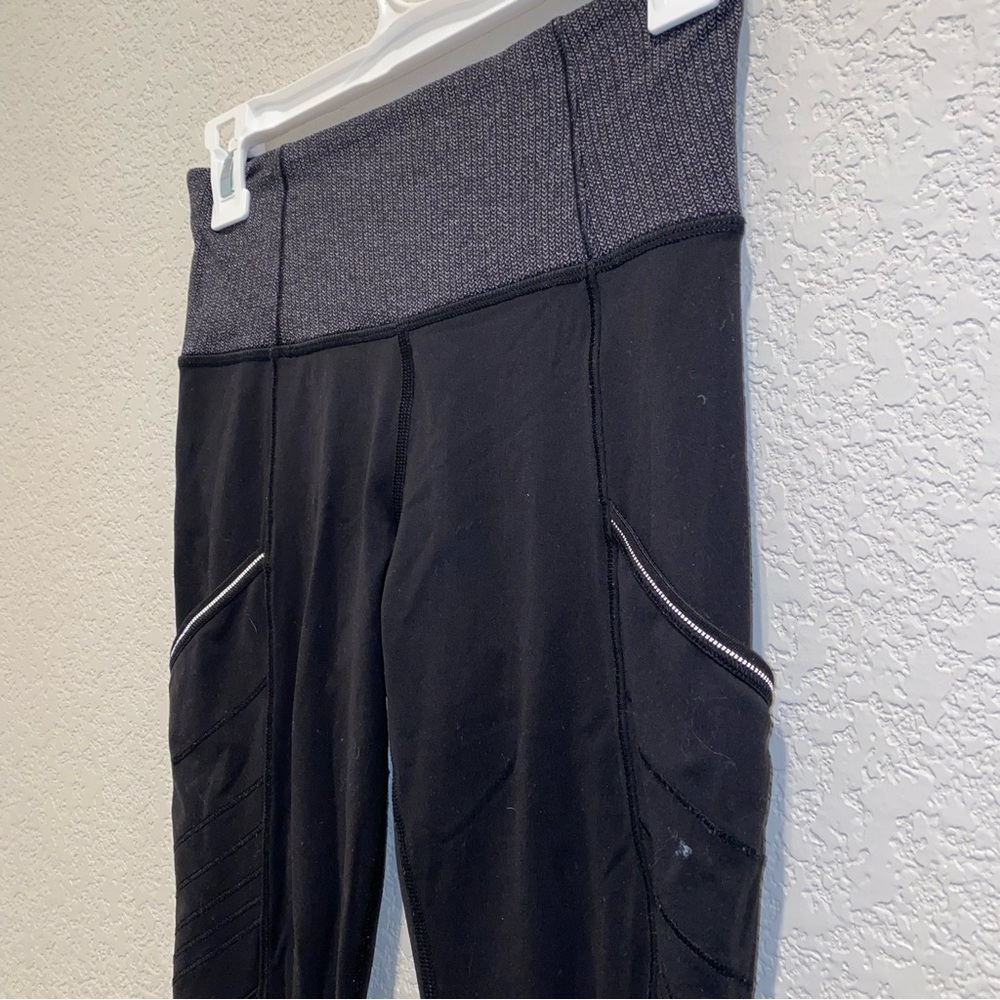 Lululemon size 4 black pocket leggings